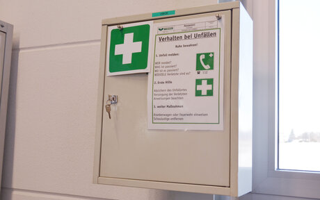 magnetische Befestigung für ErsteHilfekasten | © Brugger GmbH