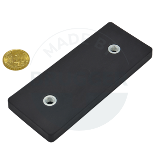 Rubberised magnet system with internal thread rectangular black | © Brugger GmbH