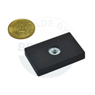 Rubberised magnet system with internal thread rectangular black | © Brugger GmbH