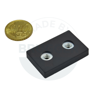 Rubberised magnet system with internal thread rectangular black | © Brugger GmbH