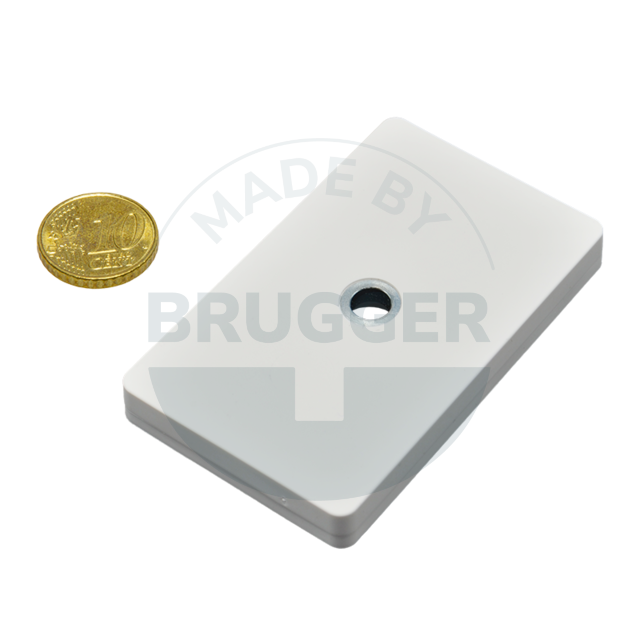 Gummiertes Magnetsystem mit Bohrung und Senkung rechteckig weiß | © Brugger GmbH