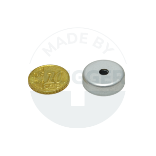 Pot magnet made of hard ferrite steel housing with bore and countersink galvanised 20mm | © Brugger GmbH