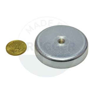 Aimant en forme de pot en ferrite dure Boîtier en acier avec filetage intérieur M6 galvanisé ⌀50mm | © Brugger GmbH