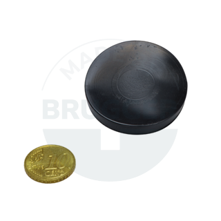 Rubber flap as protective cover for magnet systems ⌀40mm | © Brugger GmbH