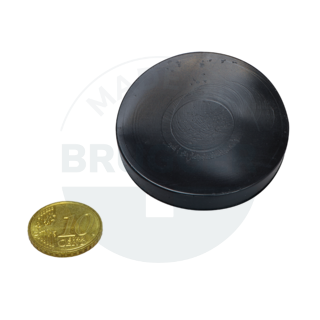 Rubber flap as protective cover for magnet systems ⌀50mm | © Brugger GmbH