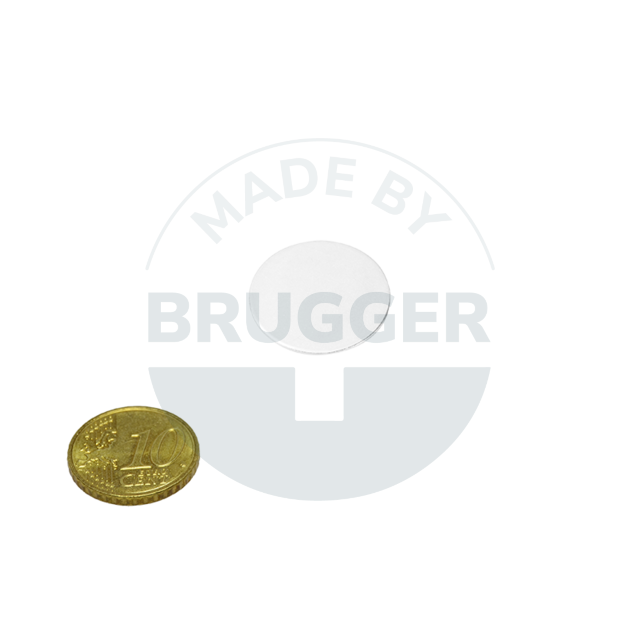 Metallscheibe mit Doppelklebeband (3M Scotch-Mount 4032) | © Brugger GmbH