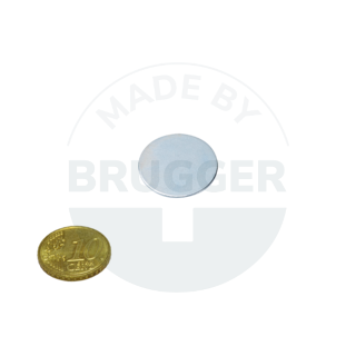Metal disc with double adhesive tape (3M Scotch-Mount 4032) | © Brugger GmbH
